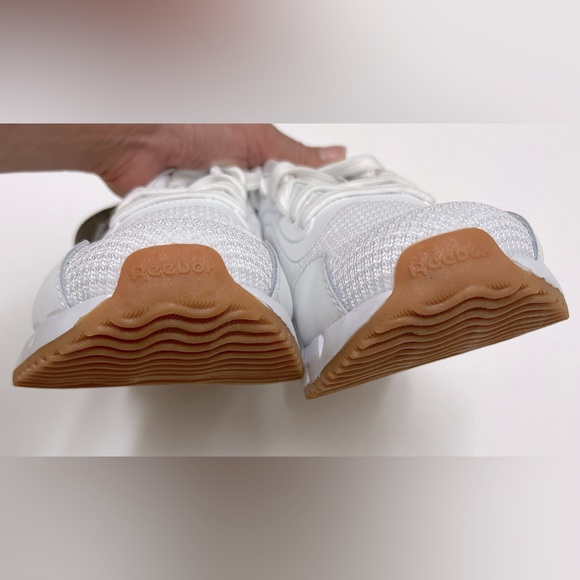NWT REEBOK Zig Dynamica women’s Shoes white and Orange No box - Picture 16 of 16